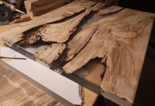Epoxidové dosky na konferenčné stolíky s kombináciou orechové drevo