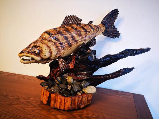Drevená sculptura ryba